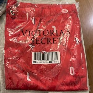 Women’s Victoria’s  Secret silky pj bottoms.